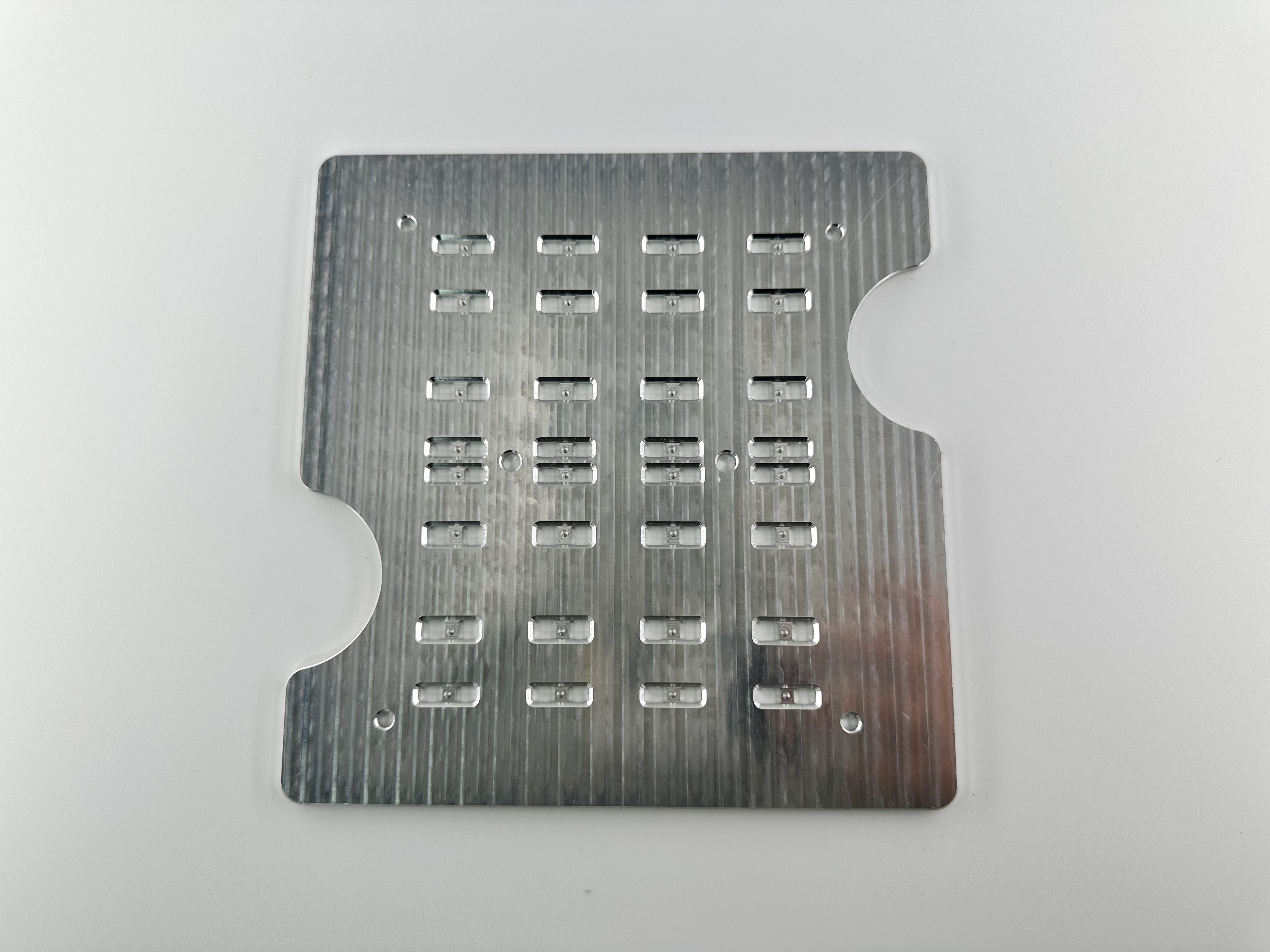 High Quality Customized Charging Tray Strict Tolerance Low MOQ Rapid Prototyping via CNC Machining Drilling Wire EDM